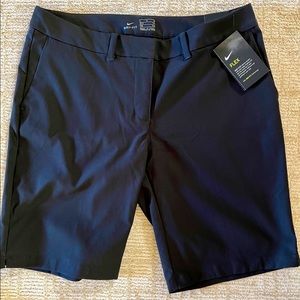 ✔️ NIKE - NWT - golf shorts